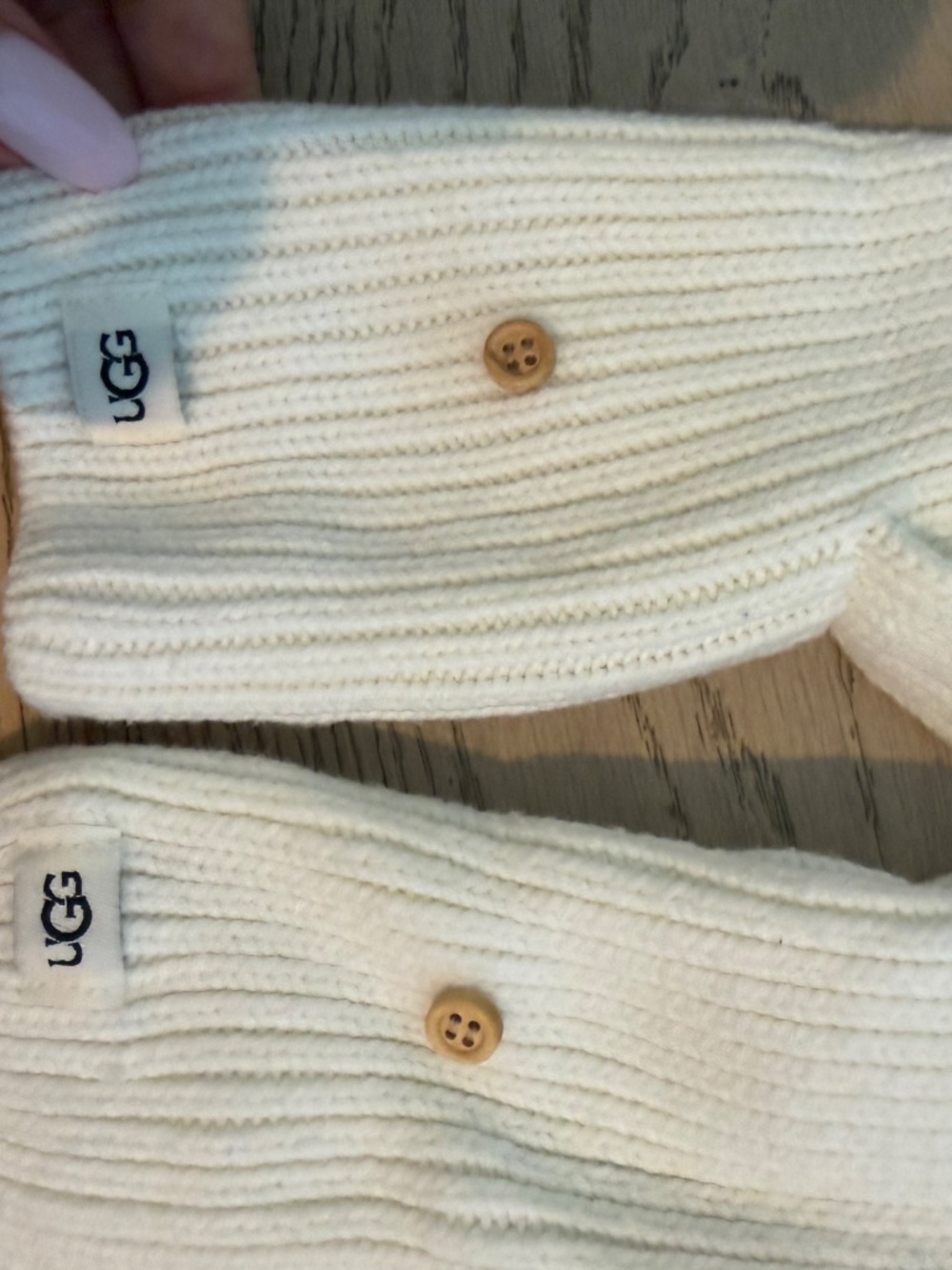 UGG Cream Ribbed Knit Convertible Mittens / Fingerless Gloves - Picture 2 of 3